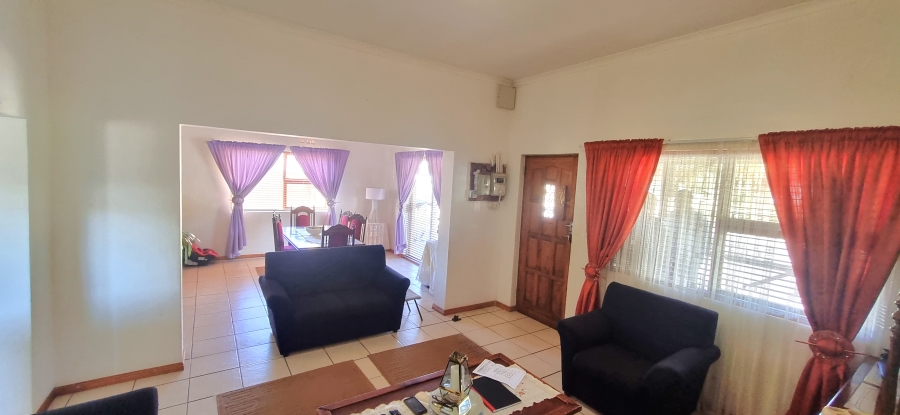 4 Bedroom Property for Sale in Sir Lowrys Pass Village Western Cape